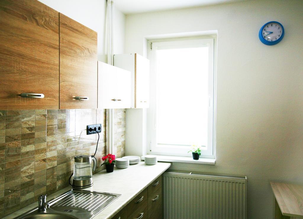 Hostel Bratislava By Freddie Room photo
