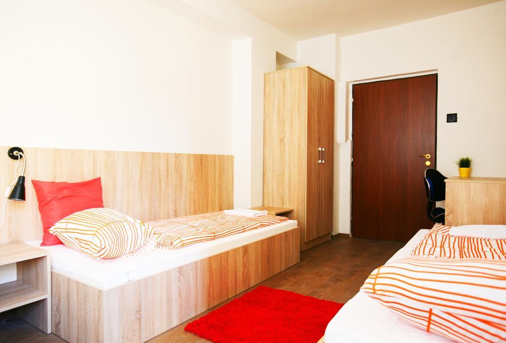 Hostel Bratislava By Freddie Room photo