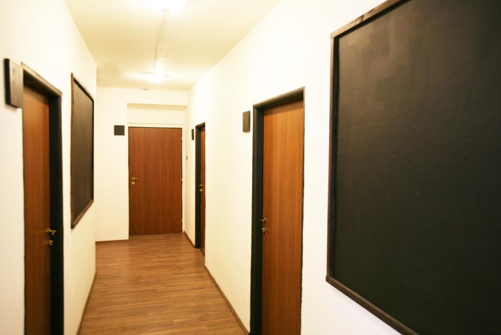 Hostel Bratislava By Freddie Room photo